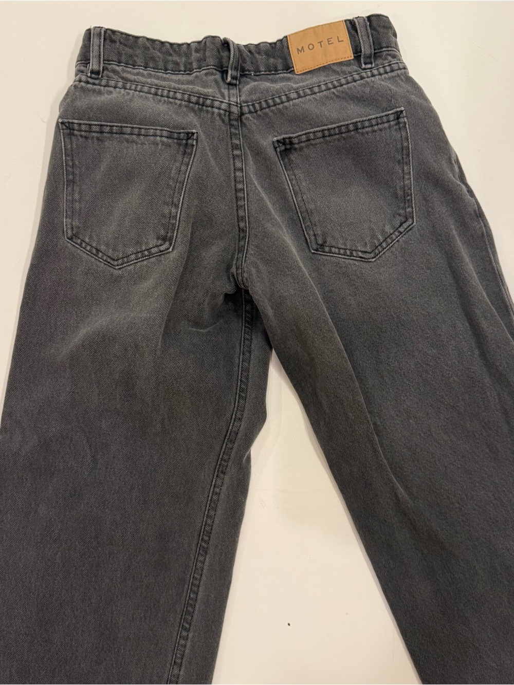 Motel Rocks Sz 26 low rise parallel grey used bleach Washed Grey Relaxed Jeans